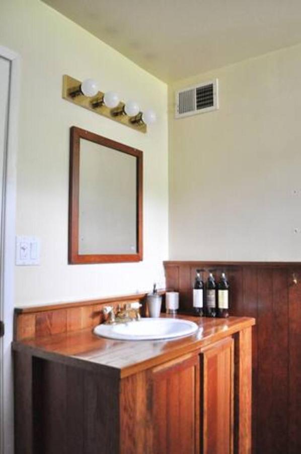 Cozy 1 Bd Suite Centrally Located North Vancouver Kültér fotó