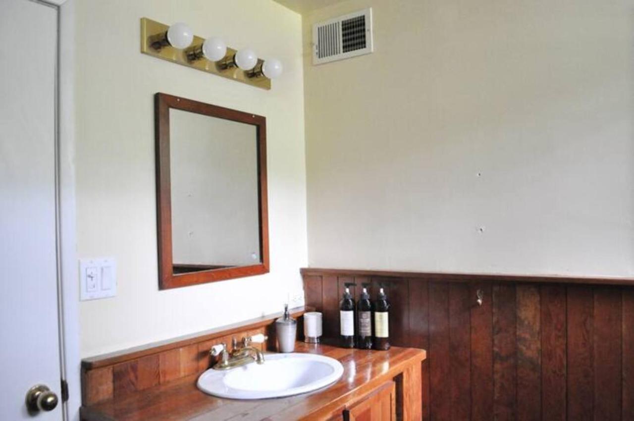 Cozy 1 Bd Suite Centrally Located North Vancouver Kültér fotó